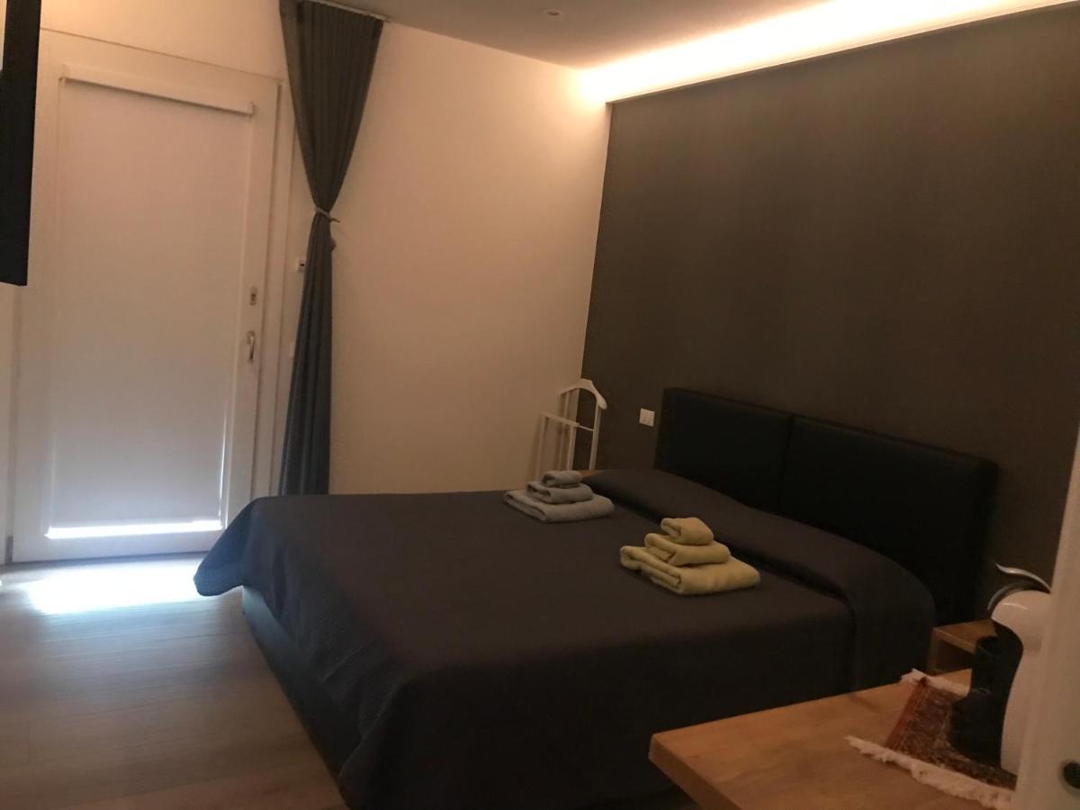 Dimora Aurora Hotel Pastrengo Bagian luar foto
