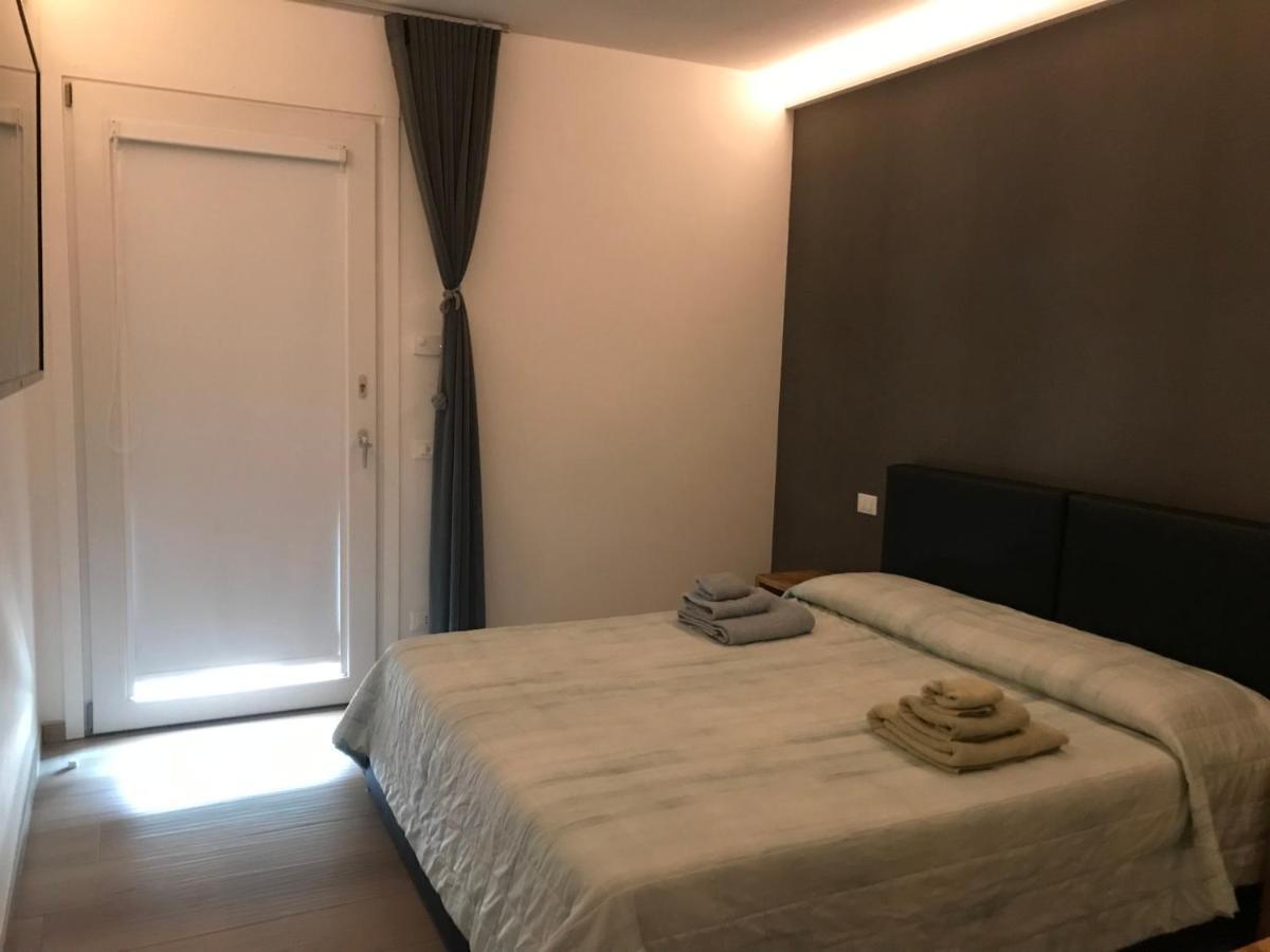 Dimora Aurora Hotel Pastrengo Bagian luar foto